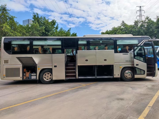 Transport utilisé de passager d'autobus de banlieusard de Yutong d'occasion 46 sièges 16000kg