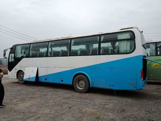 La couleur blanche du bus touristique 51seats d'occasion a utilisé le moteur ZK6110 de Yuchai d'autobus de Yutong