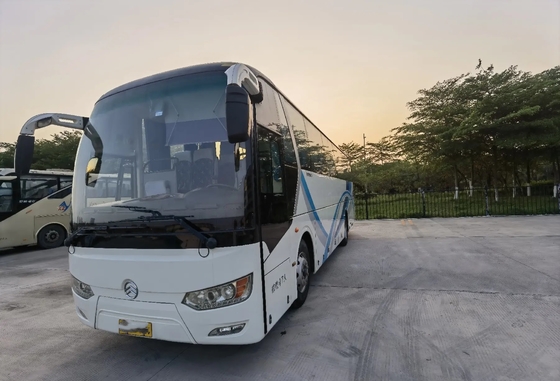 Les entraîneurs de luxe utilisés 2 portes 80% nouveaux 47 pose le 2ème moteur d'or de Dragon Bus XML6102 Yuchai 6 Cyliders avec l'a/c