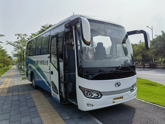Le diesel utilisé transporte l'autobus externe XMQ675 de Kinglong de porte d'oscillation de 2016 de l'an 28 de sièges de Yuchai cylindres du moteur 4
