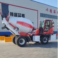 Le moteur utilisé 9000kg de Yuchai de mélangeur concret limitent le poids 6 mètres de camion de mélange de chargement individu de tout neuf