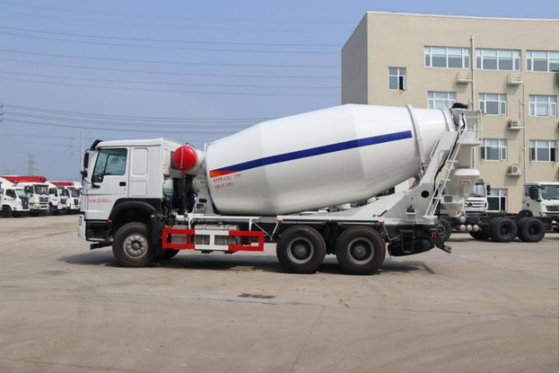 EURO concret utilisé IV de camion de mélangeur de ciment du modèle LHD Sinotruck Howo d'entraînement des camions 6×4 chargeant 8 tonnes