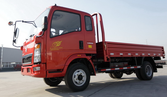 Petit mode utilisé d'entraînement des camions 4×2 chargeant 4-6 tonnes de conduite à droite Sinotruck Howo Lorry Truck