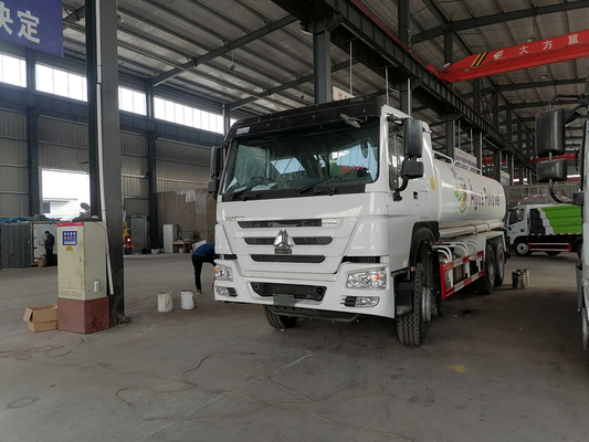 Le tri essieu utilisé troque le mode d'entraînement du ³ 6×4 du camion-citerne aspirateur de l'eau de Howo de camions 20m