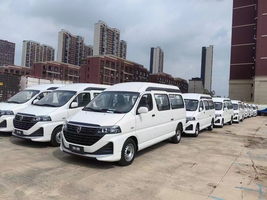 Le prix de la minivan Jinbei Hiace 6 sièges haut toit moteur à essence à gauche