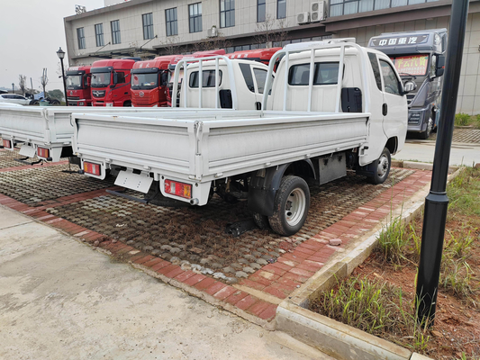 Camion de taille 4*2 Mode de conduite Sojen Camion léger à cabine simple moteur diesel Isuzu