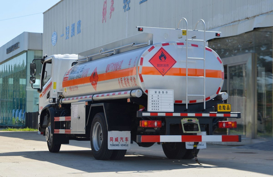 Vente de camion pétrolier au Kenya Dongfeng 4*2 châssis 8,5 cubic Tanker Yuchai Moteur 165 ch