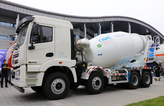 Camion de mélangeur de béton de transport en commun 8×4 Mode de conduite 8 Cement cube Cisterne Weichai 350hp Lhd