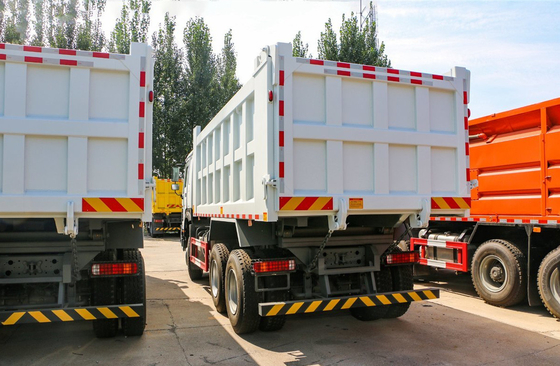 Camion chinois d'occasion 6×4 Camion à ordures Howo 371hp Euro 3 Utilisation en Afrique 6,8 mètres de long Box