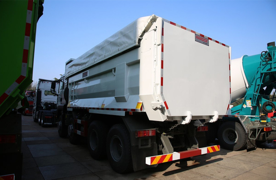 Chariot de décharge pour camion de synthèse Sitrak Chargement de 40 tonnes 8*4 Boîte de type U de couleur blanche Lourde