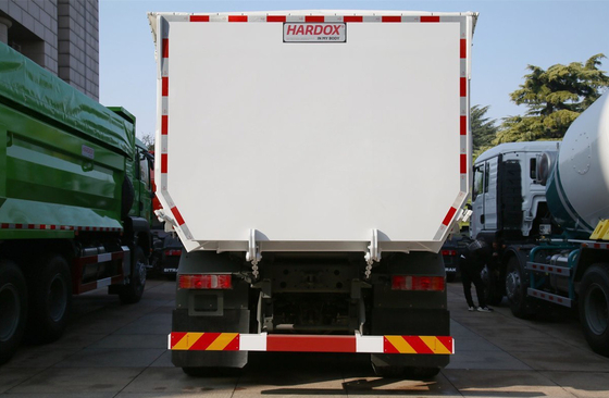 Chariot de décharge pour camion de synthèse Sitrak Chargement de 40 tonnes 8*4 Boîte de type U de couleur blanche Lourde
