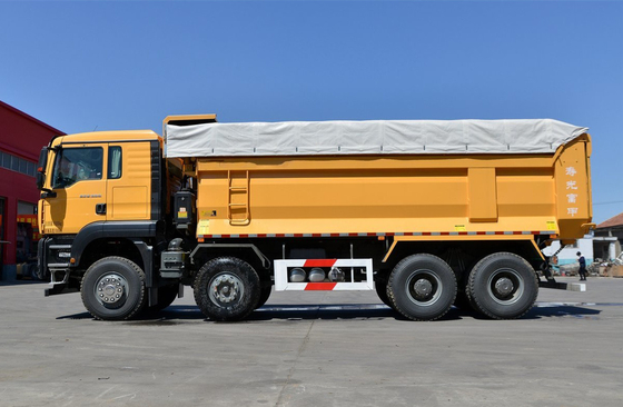 Chariot de décharge minière Sinotruck 8*4 SITRAK Weichai 400 ch 30-50 tonnes Charge utile 12 roues LHD/RHD