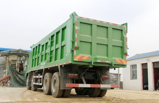Shacman Used Tipper Trucks X6 Heavy Duty 8*4 Dumper 300hp Charge utile de 30 à 50 tonnes LHD/RHD