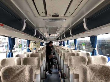 Yutong utilisé 2014 par ans transporte 61 sièges une couche et moitié avec la couleur lumineuse
