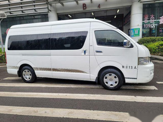 L'autobus utilisé Toyota Hiace 13 de Hiace pose la commande de main gauche de moteur à essence