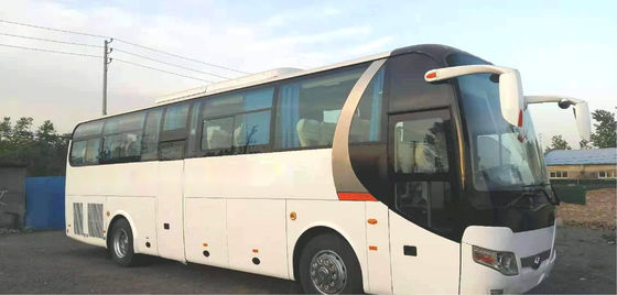 Les sièges utilisés de l'autobus ZK6110 51 de Yutong ont employé les portes à deux battants gauches de direction de châssis en acier de bus touristique