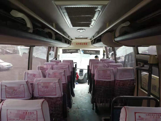 Kilomètre utilisé des portes à deux battants 39seats de l'autobus XMQ6900 de Kinglong bas laissé le châssis en acier de direction