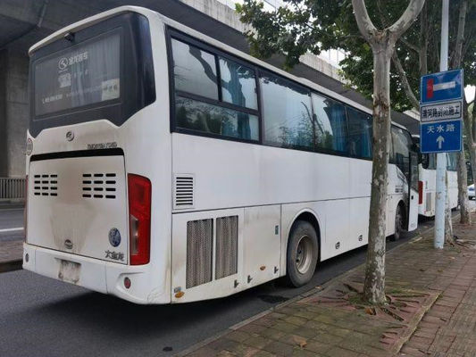 Le car utilisé bas par kilomètre utilisé Bus For Africa 50 d'autobus de Kinglong pose le modèle simple XMQ6112 de porte