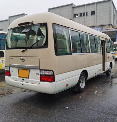 Autobus kaki de Seater du moteur 23 de Hino d'autobus de caboteur d'occasion de LHD avec le système de luxe d'a/c