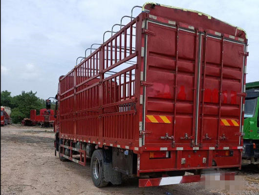 10 Ton Column Plate 26 pieds ont utilisé des camions de cargaison pour des affaires de transport en bon état