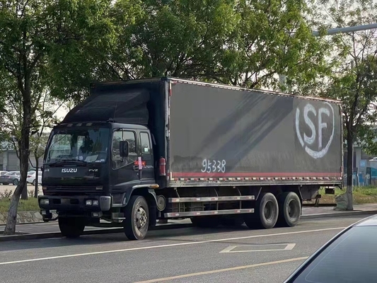 Longueur rapide de la boîte de vitesse 9.6m de camion en forme de boîte d'ISUZU Cargo Truck Second Hand