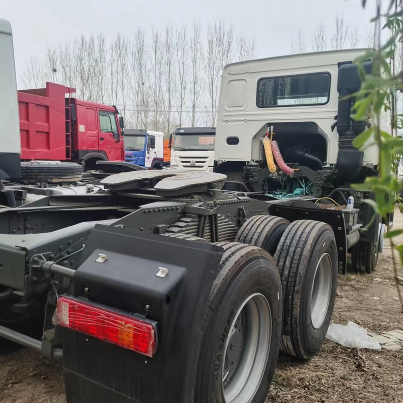 Les 10 roues résistantes occasion le camion de tracteur utilisé par Howo de Sinotruck avec le moteur de Weichai