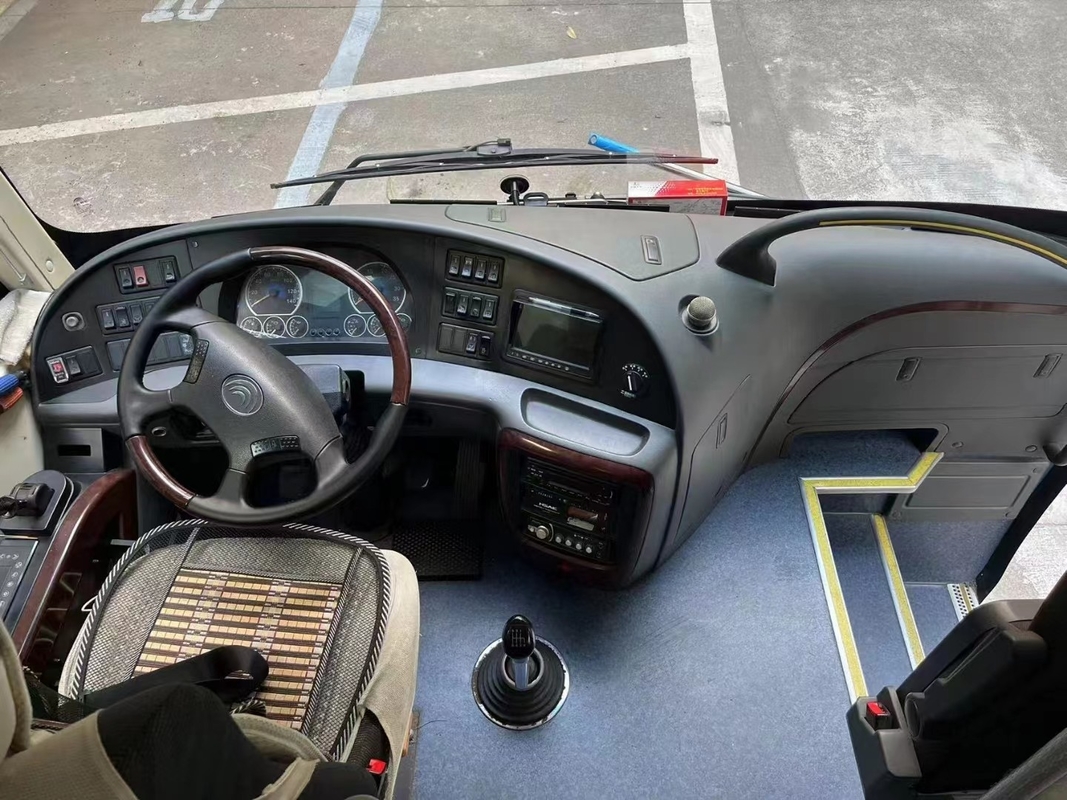 39 car RHD de l'autobus ZK6888 de Yutong utilisé par sièges orientant les moteurs diesel pour le transport