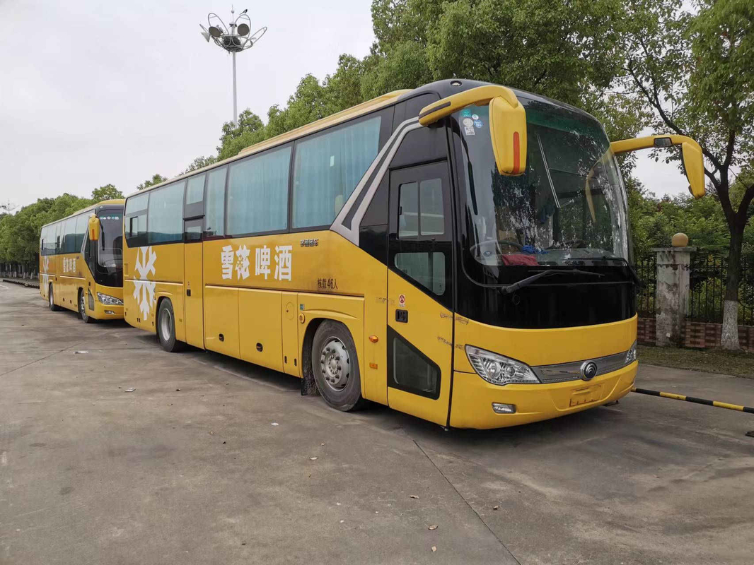 Porte à deux battants de luxe de moteur d'arrière de Rhd de sièges de Buses 46 d'entraîneur utilisée par Seat de VIP Yutong ZK6119
