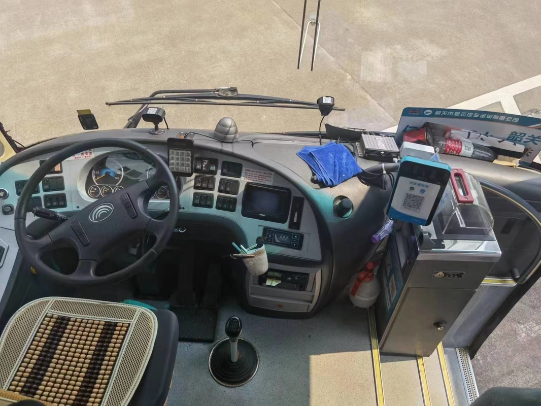 Autobus arrière de passager du moteur RHD Zk6107 de sièges d'Used Mini Yutong Buses 45 de car d'occasion