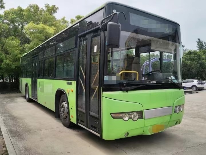 Moteur diesel utilisé par ville de Bus 60seats d'entraîneur de la conduite à droite d'autobus de Zk6128 Yutong visitant le pays
