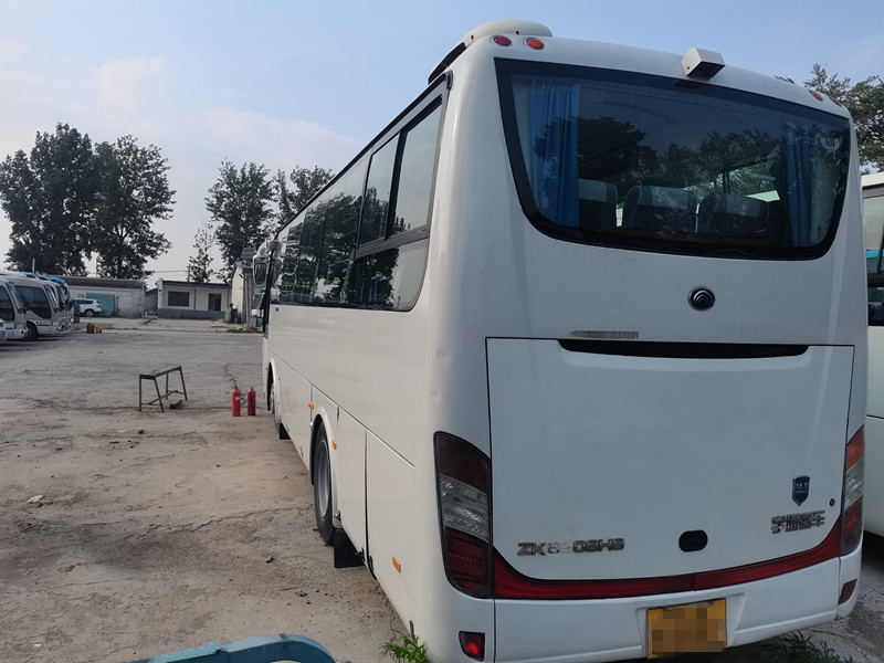 39 autobus de Yutong utilisé de sièges par ZK6908 pour le transport orientant les moteurs diesel de LHD