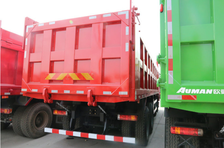 Le camion à benne basculante diesel de seau de 25 mètres cubes 15 tonnes chargent le verseur 430hp de Rhd de la conduite à droite 8x4 de l'euro II
