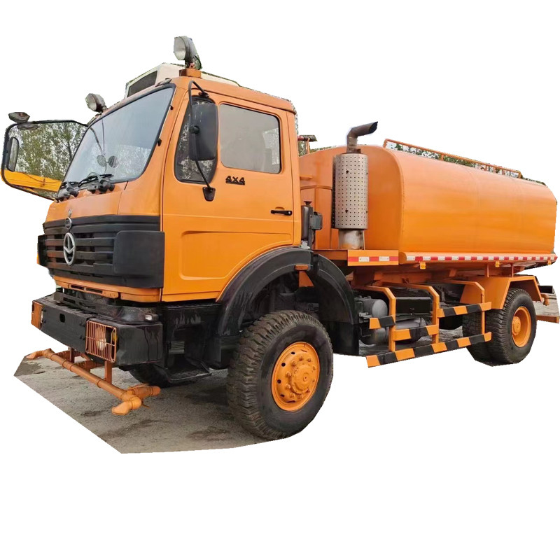 15 mètres cubes de LHD eau arroseuse de l'eau du lecteur 4X4 Off Road du camion 290hp d'arroseuse de réservoir la pleine