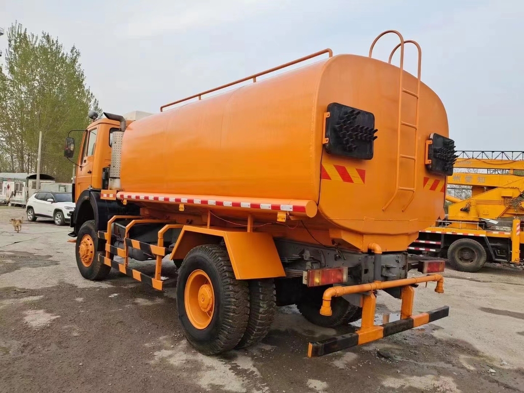 15 mètres cubes de LHD eau arroseuse de l'eau du lecteur 4X4 Off Road du camion 290hp d'arroseuse de réservoir la pleine
