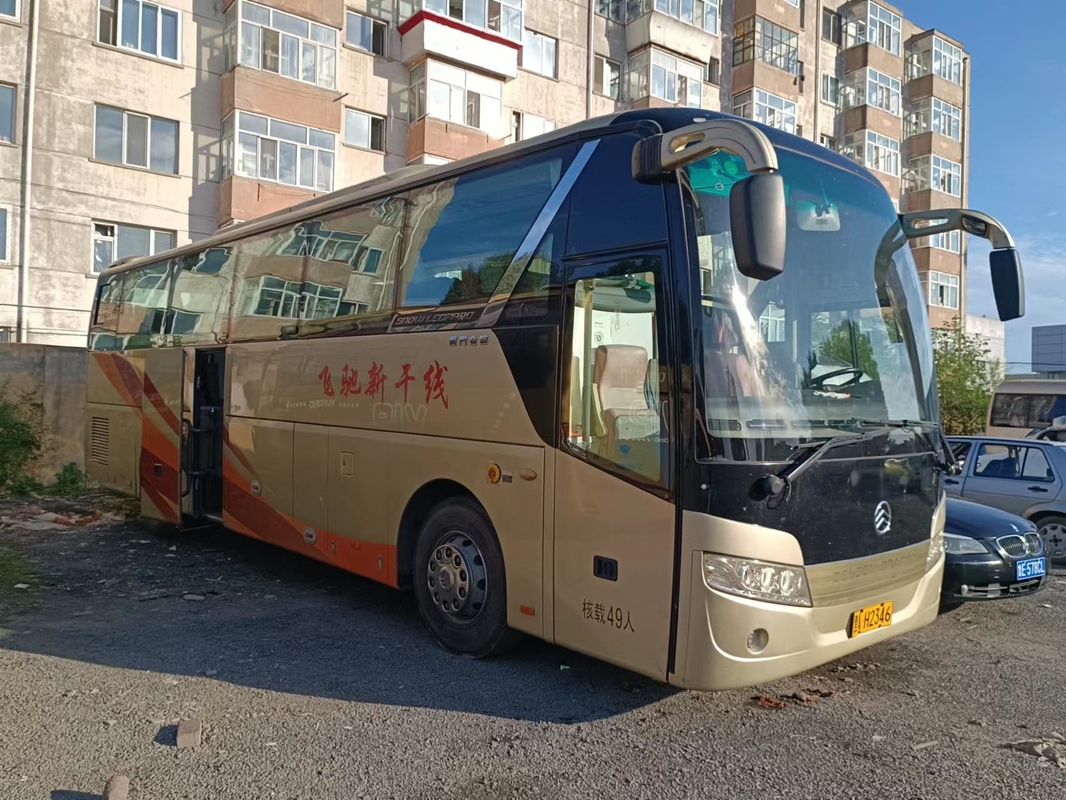 2014 entraîneur d'or LHD de Dragon Bus utilisé par sièges XML6113 de l'an 49 en bon état