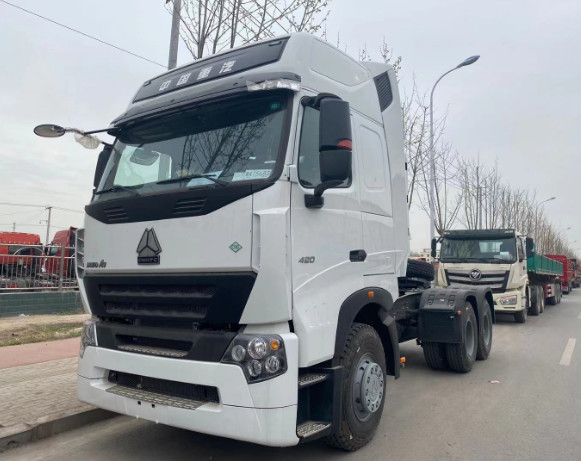 Le camion 6*4 de tracteur de HOWO A7 a utilisé occasion HOWO 371hp 30tons Tipper Truck de moteur diesel