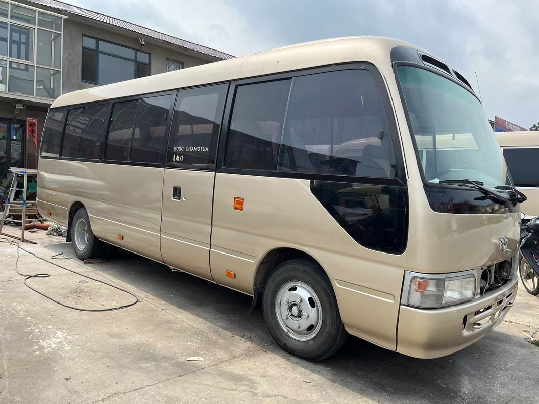 2013 autobus de caboteur de Toyota utilisé de l'an 23 par sièges avec la nouvelle peinture du moteur diesel 1Hz