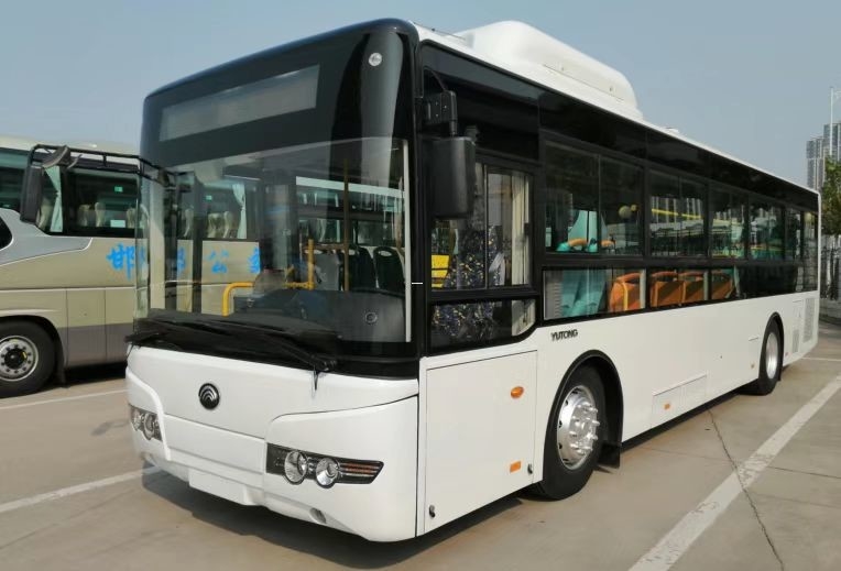 32 / Autobus Zk6105 de ville de Yutong utilisé 92 par sièges avec du carburant de CNG pour le transport en commun
