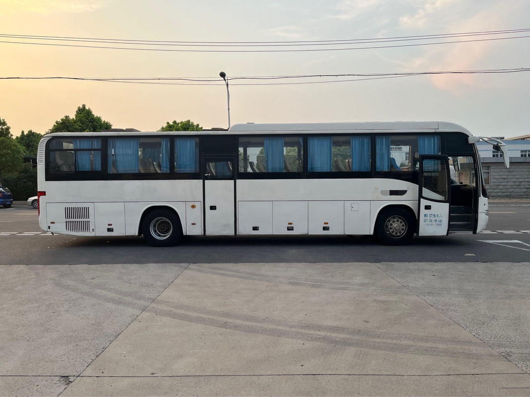 Une marque plus élevée de suspension d'air a utilisé le moteur diesel KLQ6129 des portes à deux battants Wp.7 de Bus 53 Seater d'entraîneur