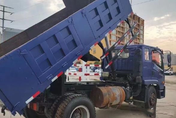 Foton Forland 4X2 petite capacité de Tipper With 8ton de déchargeur de camion à benne basculante à vendre