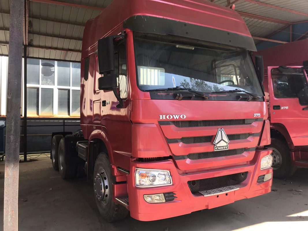 Sinotruk résistant Howo a utilisé 10 le camion de tracteur des roues 6x4 avec 371Hp à vendre