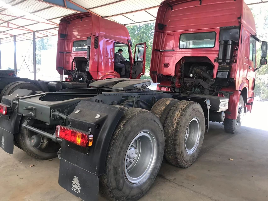 Sinotruk résistant Howo a utilisé 10 le camion de tracteur des roues 6x4 avec 371Hp à vendre