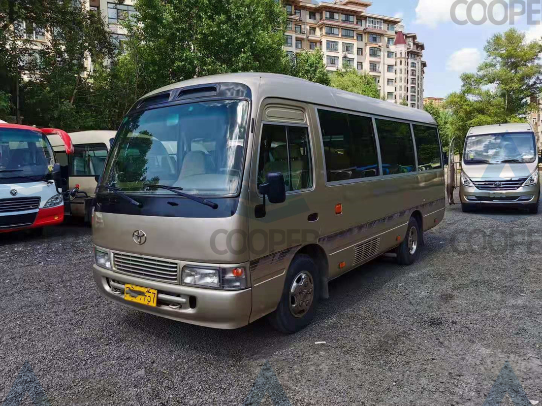 23-29 autobus utilisé par caboteur de Toyota d'autobus de Toyota utilisé par sièges avec la décoration intérieure de luxe