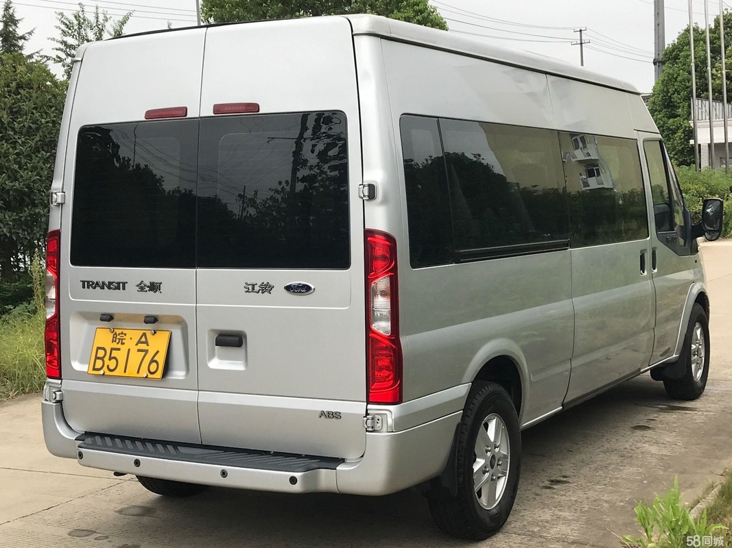 2015 moteur de Ford Buses Mini Bus Diesel utilisé de l'an 15 par sièges avec Seat de luxe