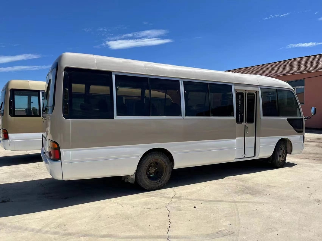 2012 moteur diesel utilisé par sièges de l'autobus 1Hz de caboteur de Toyota de l'an 23 avec la porte de pliage en bon état