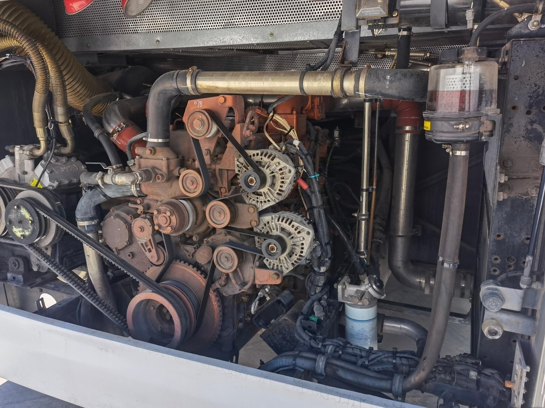 Les FO Ton Bus Air Conditioning BJ6120 ont utilisé le moteur 50 Seat d'arrière de Bus LHD d'entraîneur