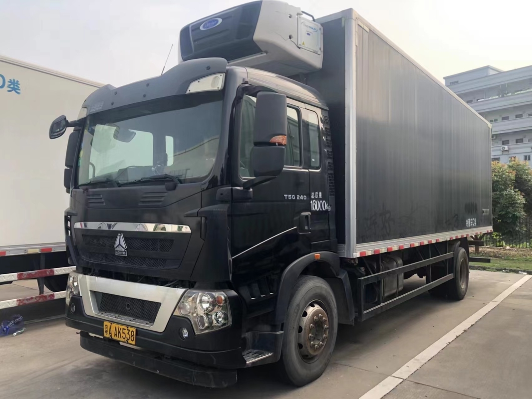 Camion réfrigéré de conteneur de congélateur de camion de réfrigérateur utilisé par 6*4 de roues de HOWO 10 à vendre