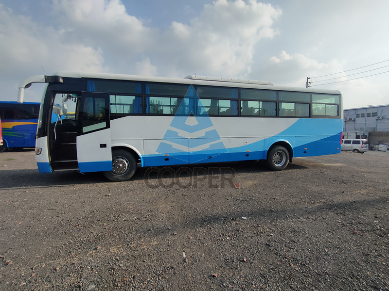 2014 année 53 Seater Yutong a utilisé l'autobus ZK6112D RHD dirigeant le nouveau climatiseur de Seat