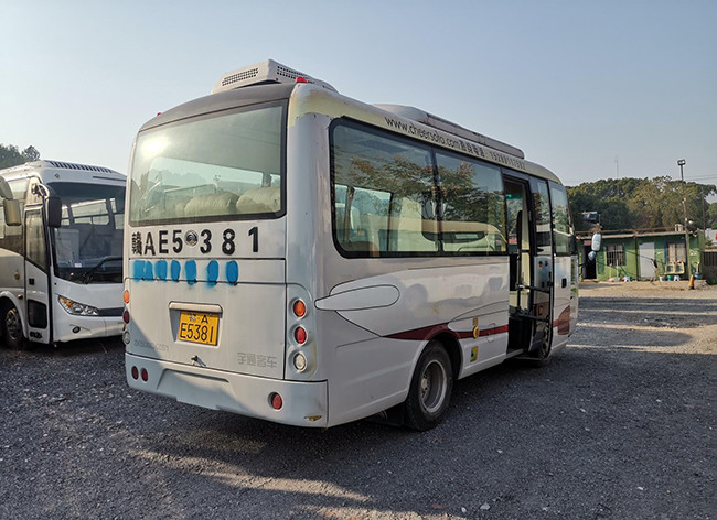 6 la main droite de Mini City Travelling Diesel Engine d'autobus de Yutong d'occasion de sièges déchirent 132KW