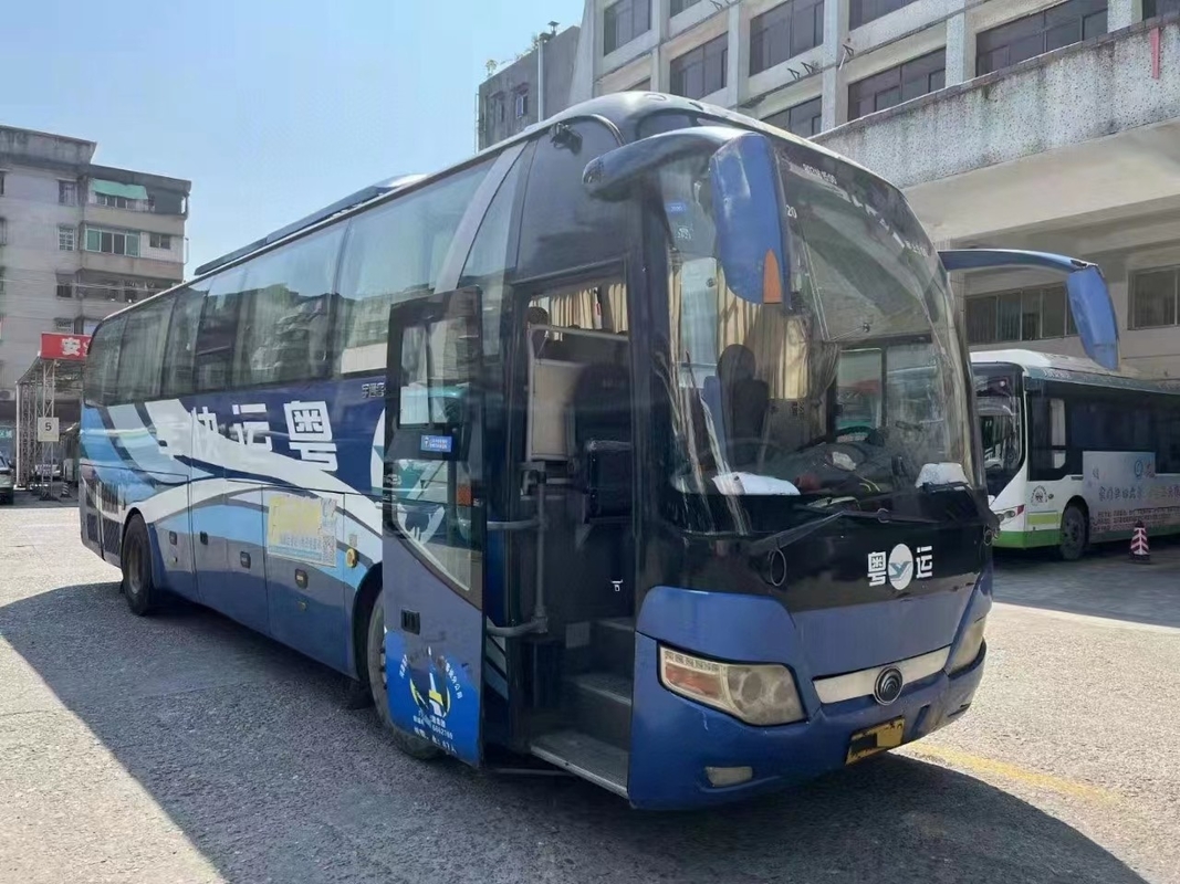 La navette utilisée Yutong ZK6110 a employé des portes de l'autobus deux de moteur d'arrière de l'autobus 49-51seater d'église